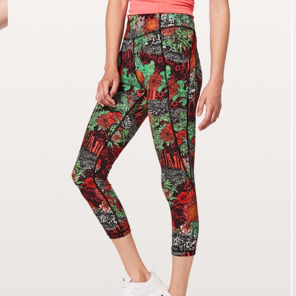 Lululemon time to sweat crop